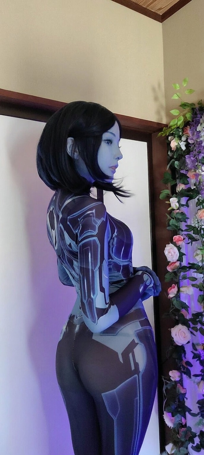 Cortana cosplay. sample cover.